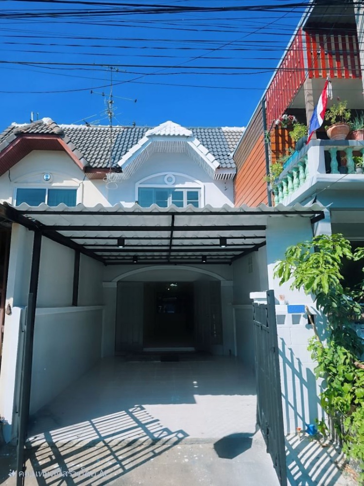 ขายทาวน์โฮมนนทบุรี บางใหญ่ บางบัวทอง : ขายทาวน์เฮ้าส์ 2 ชั้น หมู่บ้านมนวดี (ซอยวัดลาดปลาดุก) เนื้อที่ 16 ตร.ว 2 ห้องนอน 2 ห้องน้ำ