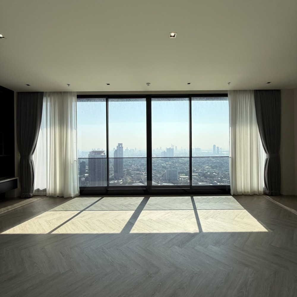 ให้เช่าคอนโดวงเวียนใหญ่ เจริญนคร : For Rent Chapter Charoennakorn 3beds size 150 sq.m. F/F  Floor 40++