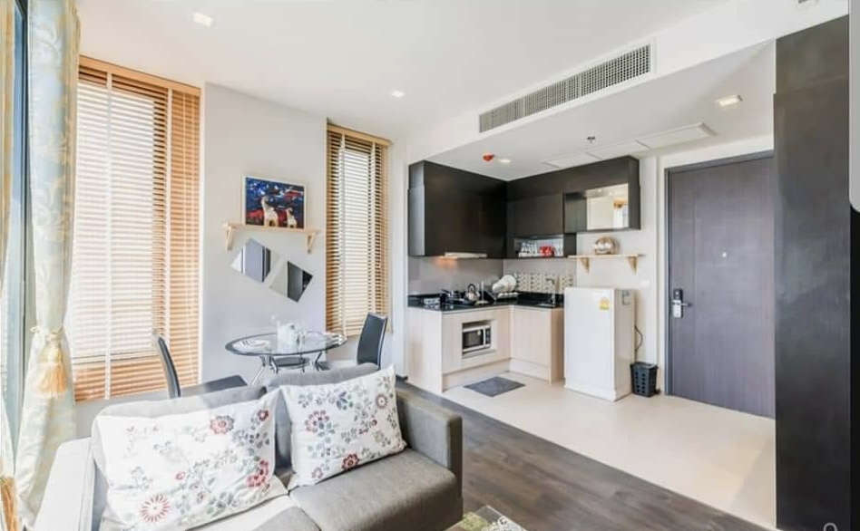 ขายคอนโดสุขุมวิท อโศก ทองหล่อ : ราคาดีที่สุดในตึก! 1 นอนใหญ่ 42.5 ตร.ม ทิศใต้ ห้องสวย สภาพดีมาก