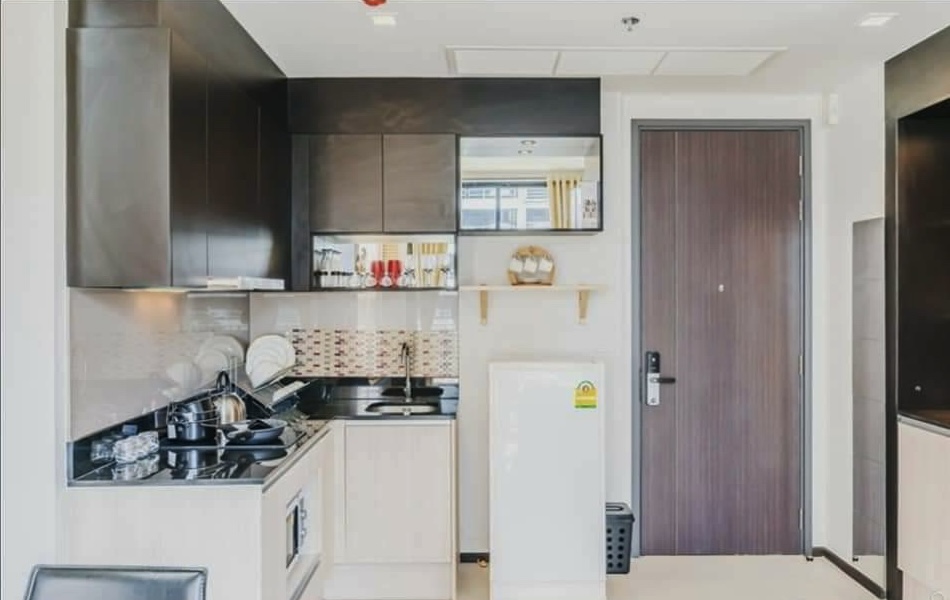 ขายคอนโดสุขุมวิท อโศก ทองหล่อ : ราคาดีที่สุดในตึก! 1 นอนใหญ่ 42.5 ตร.ม ทิศใต้ ห้องสวย สภาพดีมาก