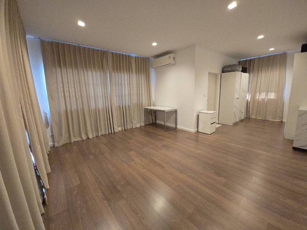 ขายบ้านลาดกระบัง สุวรรณภูมิ : S-HCCG101 ขาย บ้านเดี่ยว ดาซ่า แกรนด์ อ่อนนุช-วงแหวน ขนาด 62.90ตรว. 2ชั้น พื้นที่ใช้สอย 223ตรม. 4นอน 5น้ำ 13.5ล้าน 064-959-8900