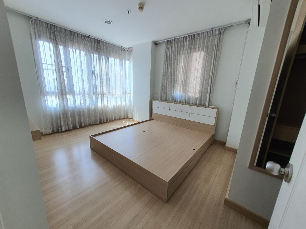 For RentCondoKasetsart, Ratchayothin : Centric Scene Ratchavipha In The Corner room with swimming pool View