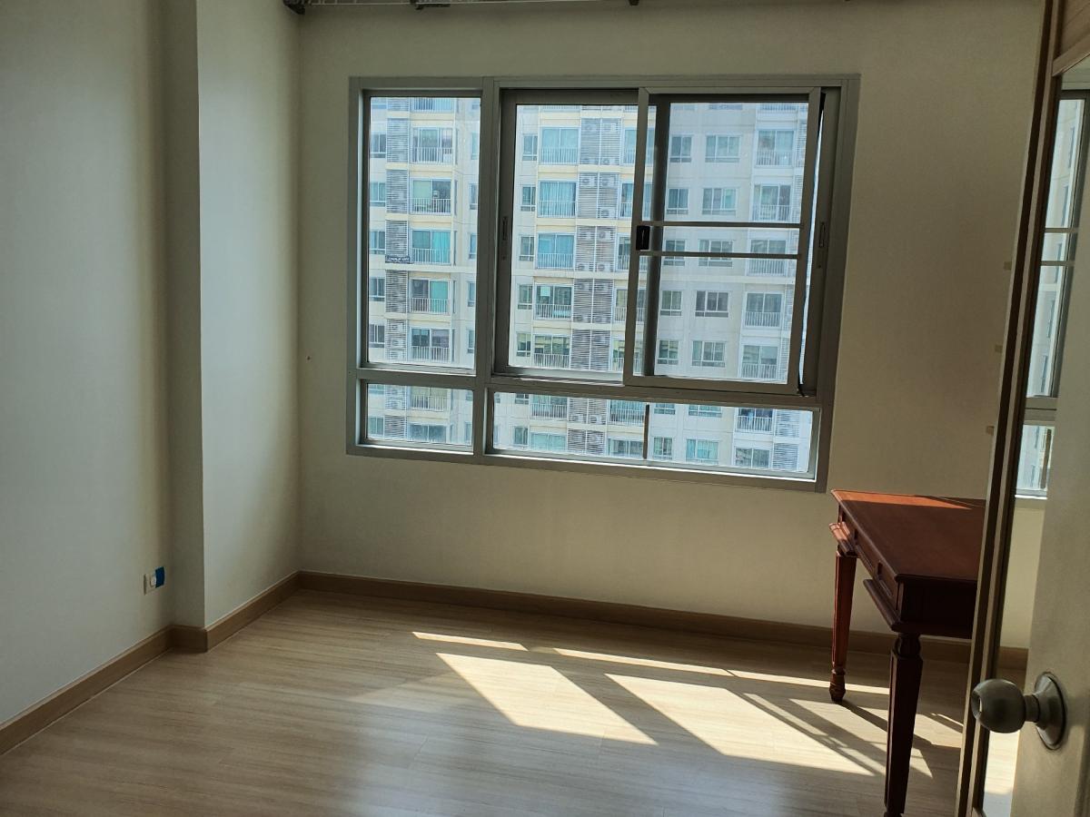 For RentCondoKasetsart, Ratchayothin : Centric Scene Ratchavipha In The Corner room with swimming pool View