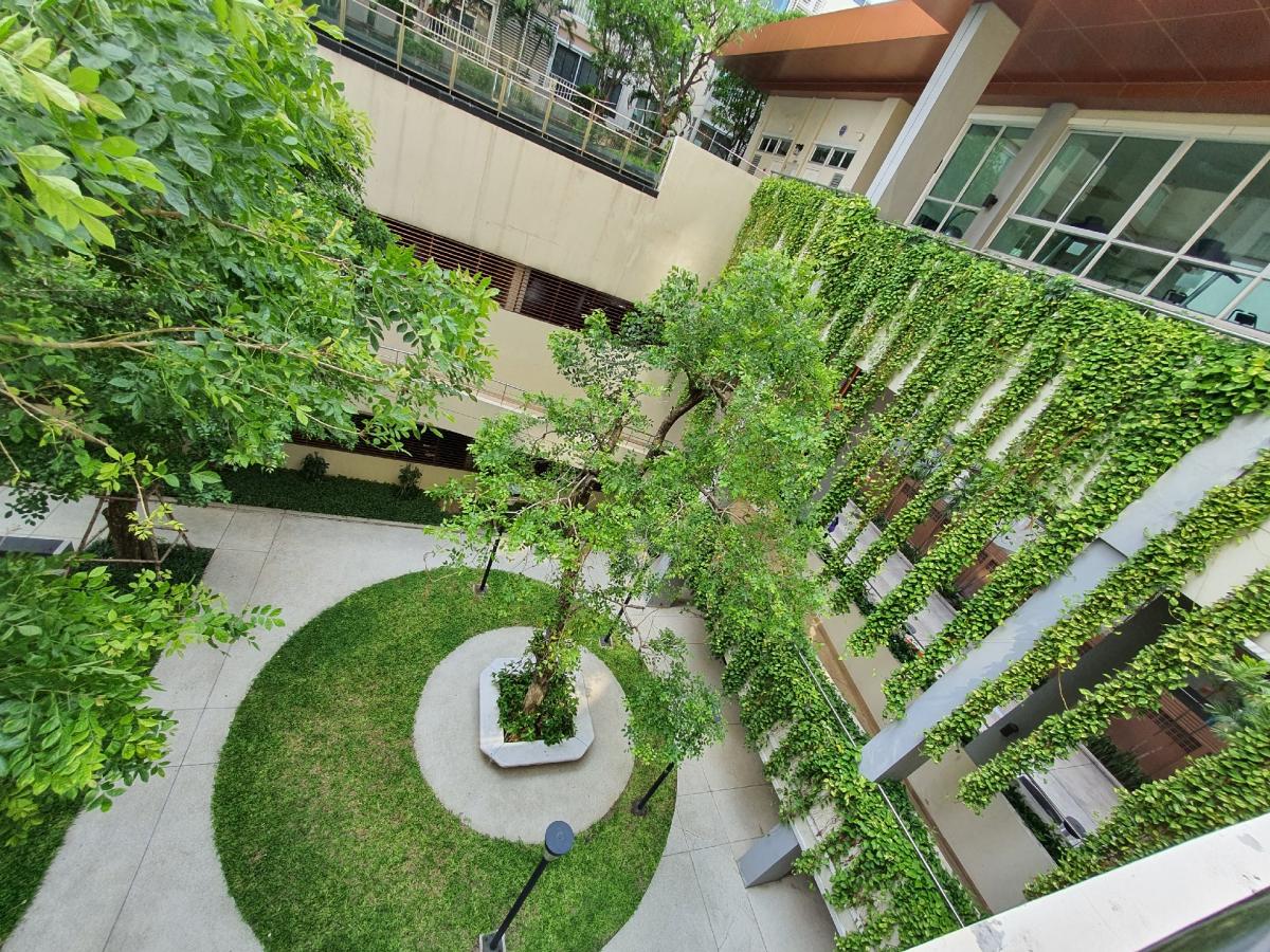 For RentCondoKasetsart, Ratchayothin : Centric Scene Ratchavipha In The Corner room with swimming pool View