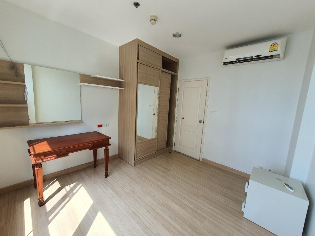 For RentCondoKasetsart, Ratchayothin : Centric Scene Ratchavipha In The Corner room with swimming pool View