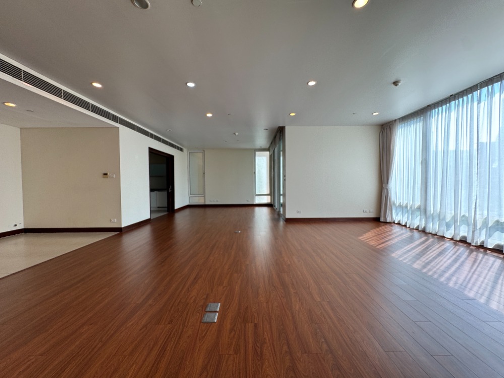 ขายคอนโดวิทยุ ชิดลม หลังสวน : ✨ขายคอนโดใจกลางเมืองทำเลดีที่ The Park Chidlom, 3ห้องนอน ,ห้องขนาดใหญ่ ใกล้ BTS ชิดลม พร้อมเข้าอยู่