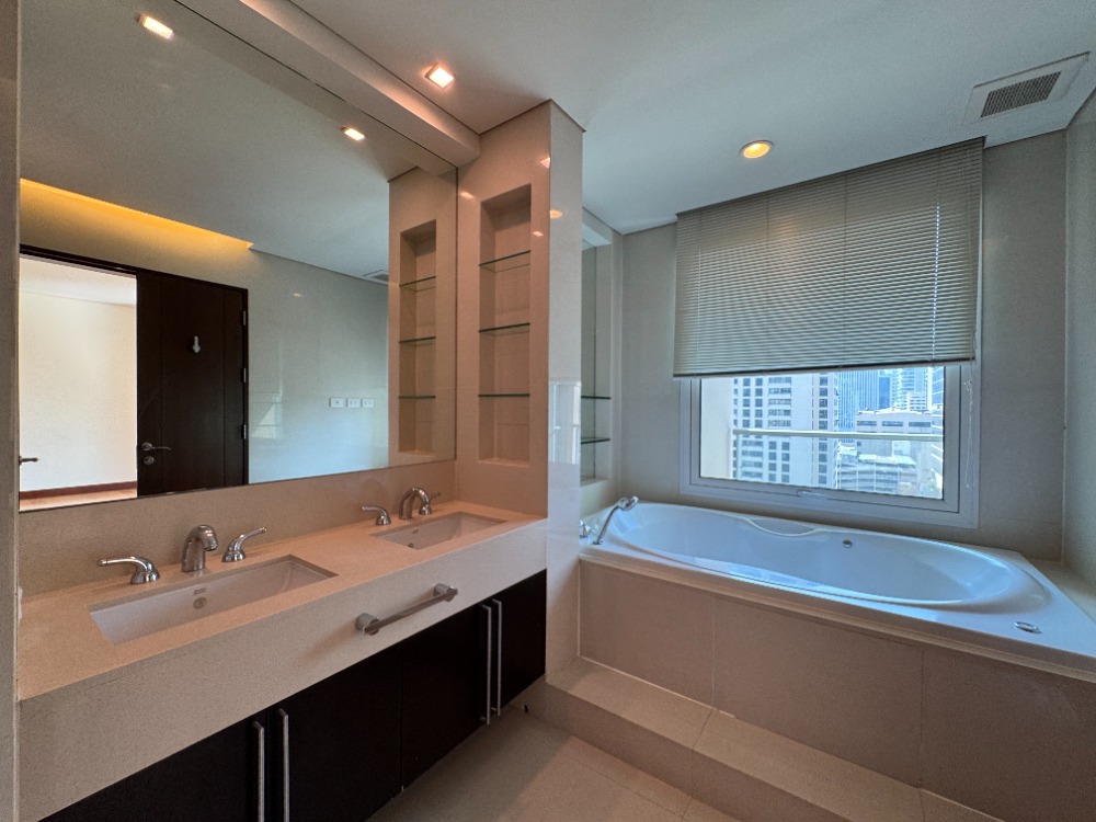 ขายคอนโดวิทยุ ชิดลม หลังสวน : ✨ขายคอนโดใจกลางเมืองทำเลดีที่ The Park Chidlom, 3ห้องนอน ,ห้องขนาดใหญ่ ใกล้ BTS ชิดลม พร้อมเข้าอยู่