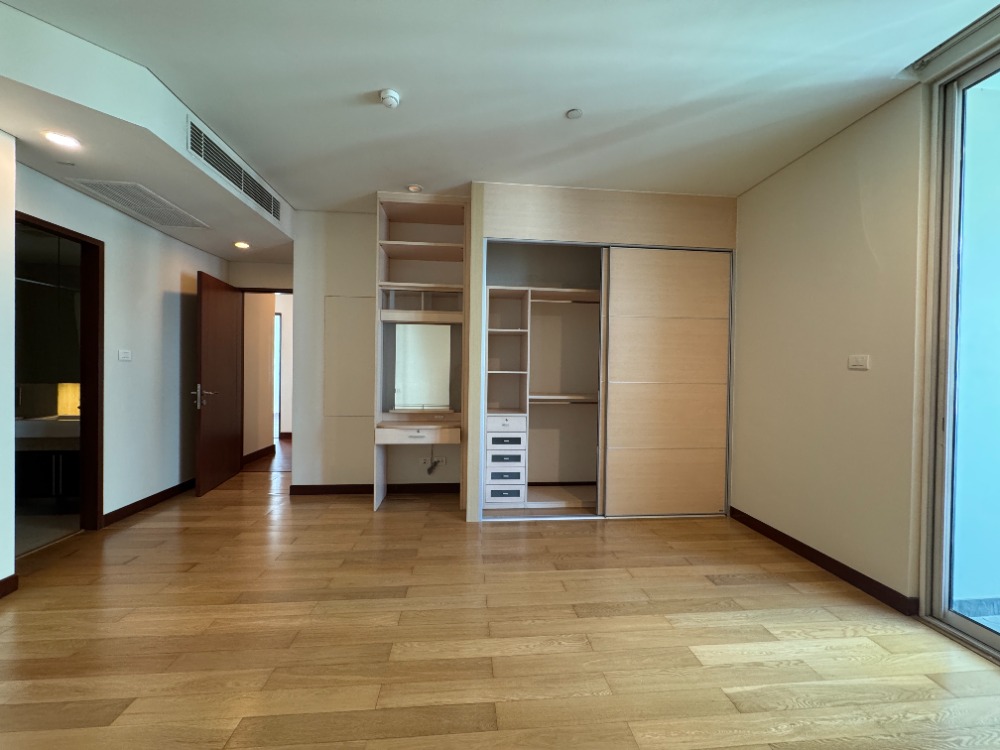 ขายคอนโดวิทยุ ชิดลม หลังสวน : ✨ขายคอนโดใจกลางเมืองทำเลดีที่ The Park Chidlom, 3ห้องนอน ,ห้องขนาดใหญ่ ใกล้ BTS ชิดลม พร้อมเข้าอยู่