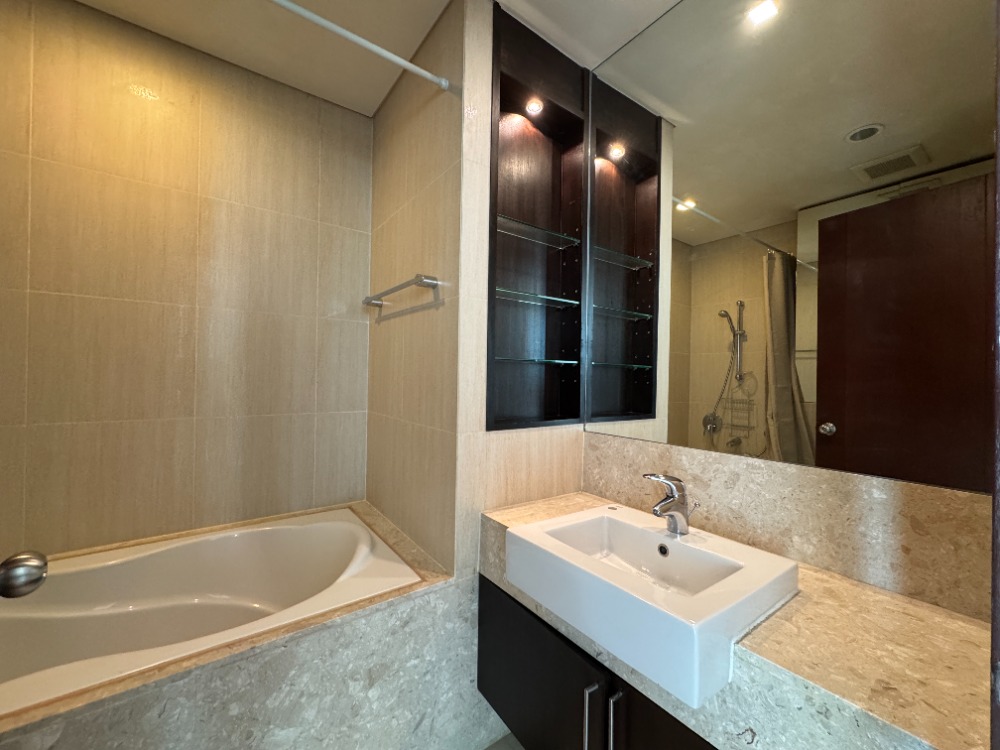 ขายคอนโดวิทยุ ชิดลม หลังสวน : ✨ขายคอนโดใจกลางเมืองทำเลดีที่ The Park Chidlom, 3ห้องนอน ,ห้องขนาดใหญ่ ใกล้ BTS ชิดลม พร้อมเข้าอยู่