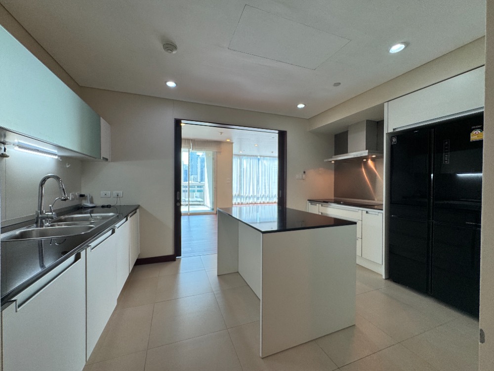 ขายคอนโดวิทยุ ชิดลม หลังสวน : ✨ขายคอนโดใจกลางเมืองทำเลดีที่ The Park Chidlom, 3ห้องนอน ,ห้องขนาดใหญ่ ใกล้ BTS ชิดลม พร้อมเข้าอยู่