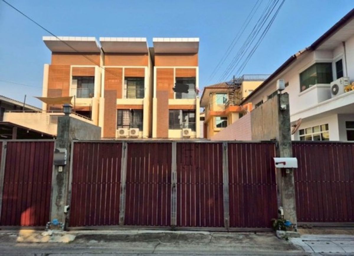For RentHome OfficeAri,Anusaowaree : Tel. 081-632-0632 3-storey Home Office rental, Soi Phahonyothin 21 / New Modern / Soi, not deeply next to BTS Phahonyothin 24, can walk / suitable as a company.
