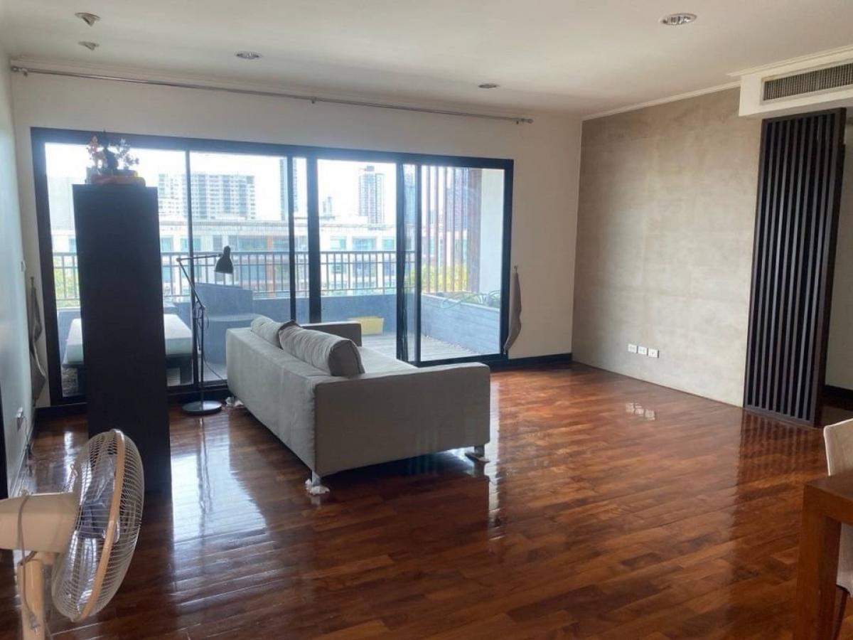 ขายคอนโดสาทร นราธิวาส : The Lanai Sathorn for sale ( Pet friendly )