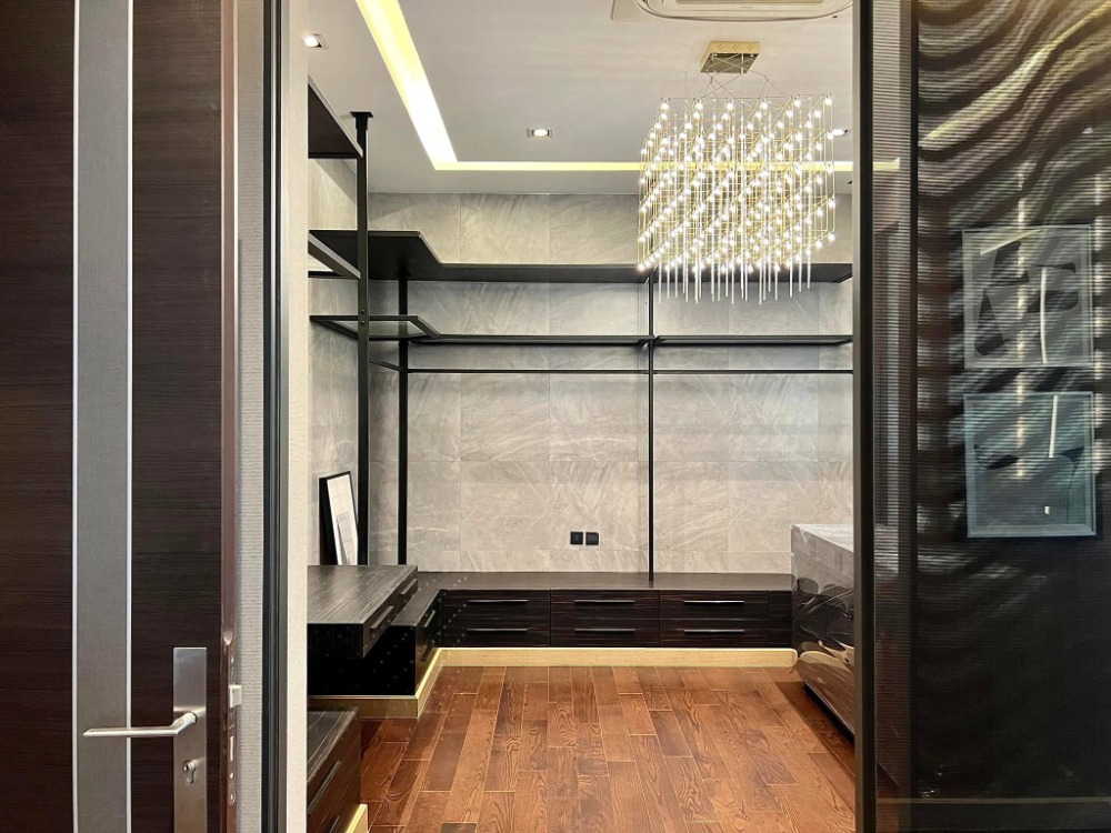 ❖ Modern Luxury ❖ บ้านเดี่ยว 3 ชั้น | 5 ห้องนอน 7 ห้องน้ำ | 136.90 ตร.ว. 593.00 ตร.ม. | ใกล้ BTS กรมทหารราบที่ 11 8 นาที, SRT หลักสี่ 8 นาที, มหาวิทยาลัยศรีปทุม 8 นาที Loading...