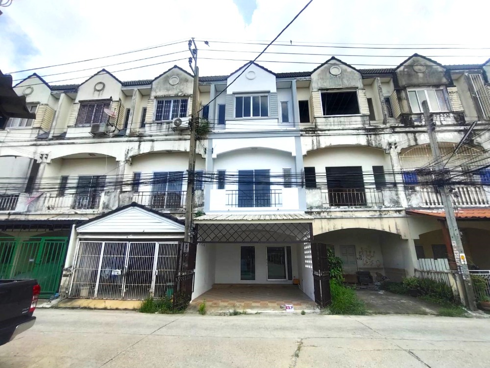 ขายทาวน์โฮมนนทบุรี บางใหญ่ บางบัวทอง : ขายทาวน์เฮ้าส์ 3 ชั้น ใกล้ถนนกาญจนาภิเษก ใกล้รถไฟฟ้า 3ห้องนอน 4 ห้องน้ำ 2ห้องนั่งเล่น