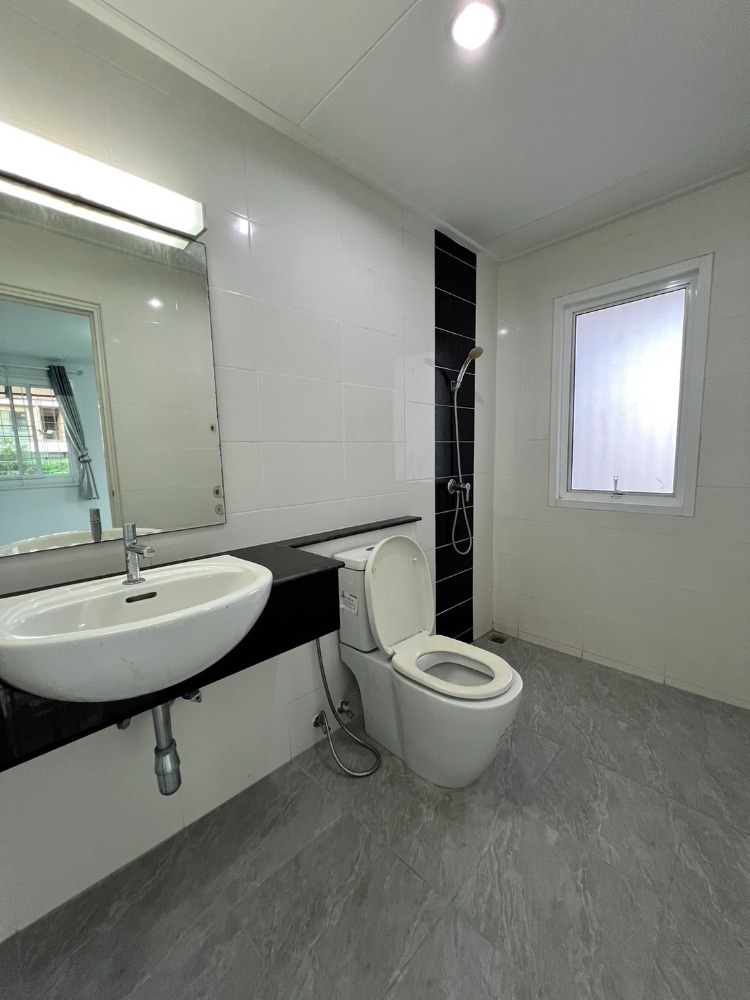 ขายทาวน์โฮมบางนา แบริ่ง ลาซาล : ขาย The Rich Biz Home สุขุมวิท 105 ทาวน์โฮม 3 ชั้นหลังมุม