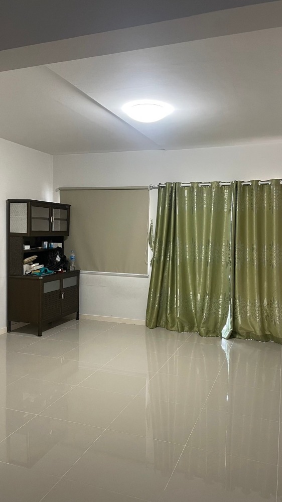 ให้เช่าทาวน์โฮมสมุทรปราการ สำโรง : ให้เช่า ทาวน์โฮม 2 ชั้น หลัง เมกะบางนา🔥🔥 🐶🐱อยู่ เลี้ยงน้องหมาแมวได้🐶🐱 🏡 อินดี้ บางนา กม.7 (2)  Indy Bangna Km.7 (2) 🏡 #NearMegaBangna . #รายละเอียด - 2 ห้องนอน 3 ห้องน้ำ - พท.18 ตร.ว. **อนุญาติให้เลี้ยงสัตว์ตัวเล