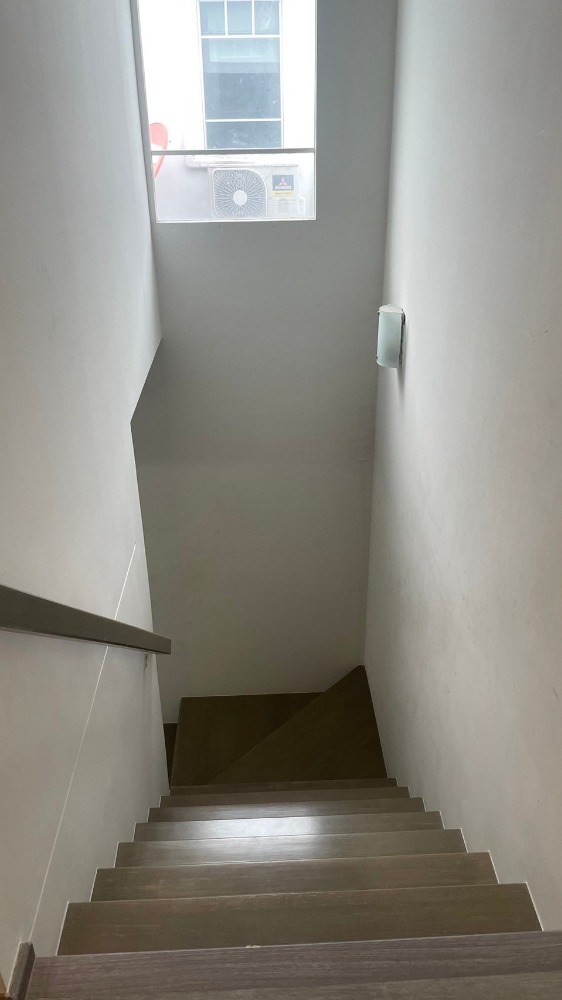 ให้เช่าทาวน์โฮมสมุทรปราการ สำโรง : ให้เช่า ทาวน์โฮม 2 ชั้น หลัง เมกะบางนา🔥🔥 🐶🐱อยู่ เลี้ยงน้องหมาแมวได้🐶🐱 🏡 อินดี้ บางนา กม.7 (2)  Indy Bangna Km.7 (2) 🏡 #NearMegaBangna . #รายละเอียด - 2 ห้องนอน 3 ห้องน้ำ - พท.18 ตร.ว. **อนุญาติให้เลี้ยงสัตว์ตัวเล