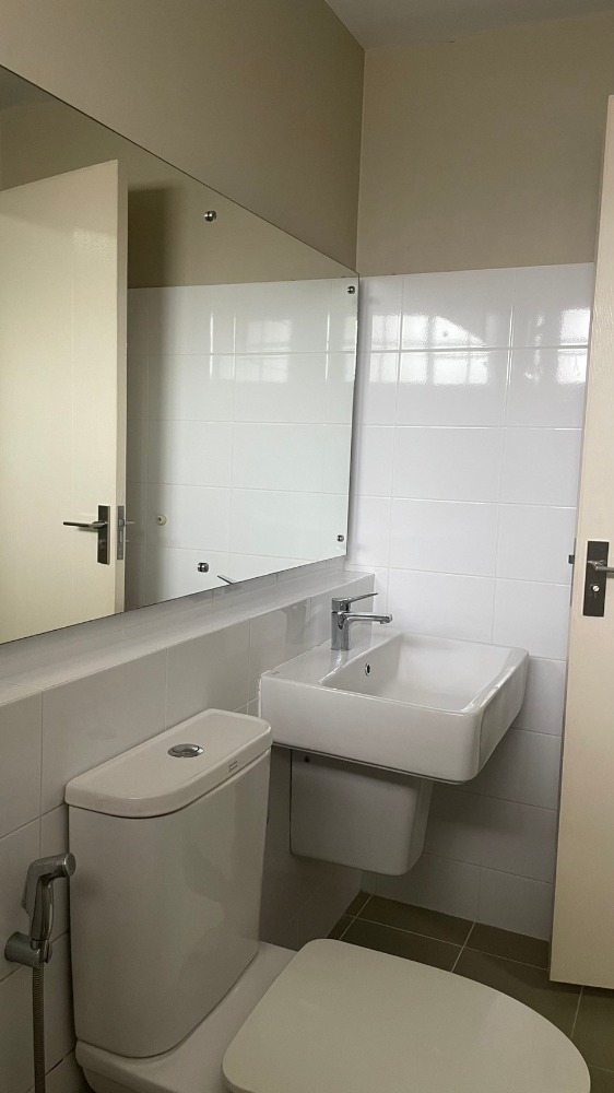 ให้เช่าทาวน์โฮมสมุทรปราการ สำโรง : ให้เช่า ทาวน์โฮม 2 ชั้น หลัง เมกะบางนา🔥🔥 🐶🐱อยู่ เลี้ยงน้องหมาแมวได้🐶🐱 🏡 อินดี้ บางนา กม.7 (2)  Indy Bangna Km.7 (2) 🏡 #NearMegaBangna . #รายละเอียด - 2 ห้องนอน 3 ห้องน้ำ - พท.18 ตร.ว. **อนุญาติให้เลี้ยงสัตว์ตัวเล