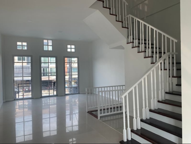 ขายอาคารพาณิชย์นวมินทร์ รามอินทรา : ขายแล้ว.......ขายอาคารพาณิชย์ 4 ชั้น, เนื้อที่ 18.2 ตรว. มี 4 ห้องนอน, 4 ห้องน้ำ  ถนนปัญญาอินทรา แขวงบางชัน เขตคลองสามวา จังหวัดกรุงเทพ โรงเรียนสาธิตพัฒนาและอื่นๆอีกหลายแห่ง มหาวิทยาลัยและวิทยาลัยการท่องเที่ยว ตลาดสด ห้างสรรพสินค้าแฟช