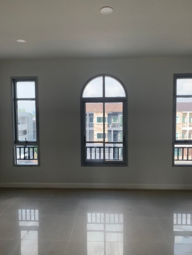 ขายอาคารพาณิชย์นวมินทร์ รามอินทรา : ขายแล้ว.......ขายอาคารพาณิชย์ 4 ชั้น, เนื้อที่ 18.2 ตรว. มี 4 ห้องนอน, 4 ห้องน้ำ  ถนนปัญญาอินทรา แขวงบางชัน เขตคลองสามวา จังหวัดกรุงเทพ โรงเรียนสาธิตพัฒนาและอื่นๆอีกหลายแห่ง มหาวิทยาลัยและวิทยาลัยการท่องเที่ยว ตลาดสด ห้างสรรพสินค้าแฟช