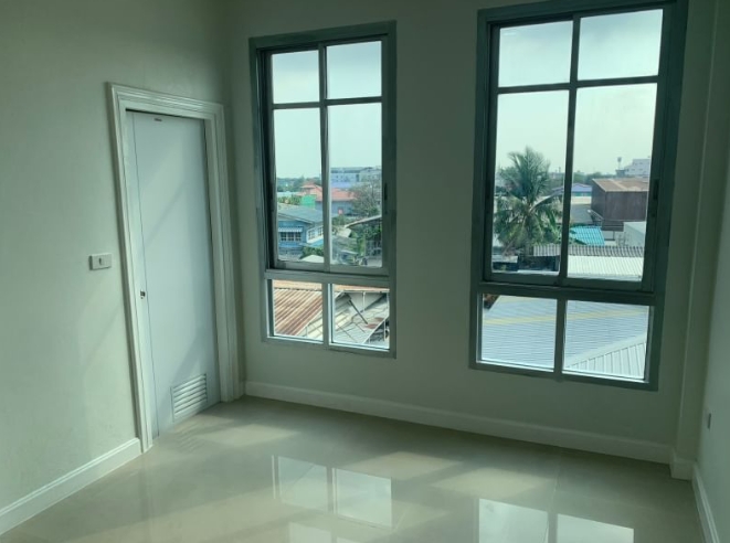 ขายอาคารพาณิชย์นวมินทร์ รามอินทรา : ขายแล้ว.......ขายอาคารพาณิชย์ 4 ชั้น, เนื้อที่ 18.2 ตรว. มี 4 ห้องนอน, 4 ห้องน้ำ  ถนนปัญญาอินทรา แขวงบางชัน เขตคลองสามวา จังหวัดกรุงเทพ โรงเรียนสาธิตพัฒนาและอื่นๆอีกหลายแห่ง มหาวิทยาลัยและวิทยาลัยการท่องเที่ยว ตลาดสด ห้างสรรพสินค้าแฟช