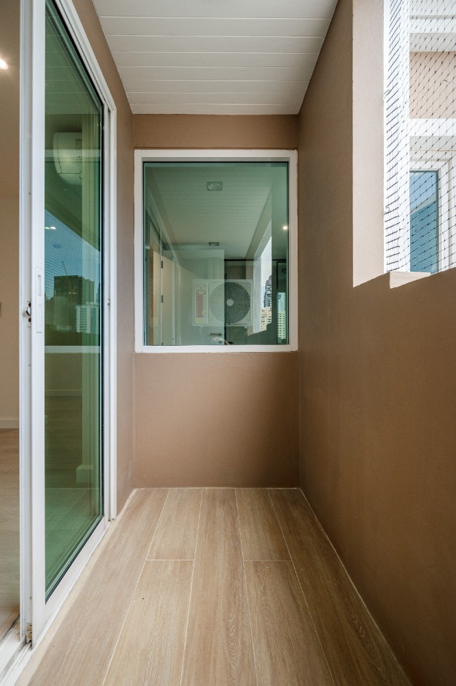 For SaleCondoSukhumvit, Asoke, Thonglor : 3 bed pet-friendly condo at Ekkamai, Fully furnished, Nice Decoration, Next to Big C and close to BTS Ekkamai station