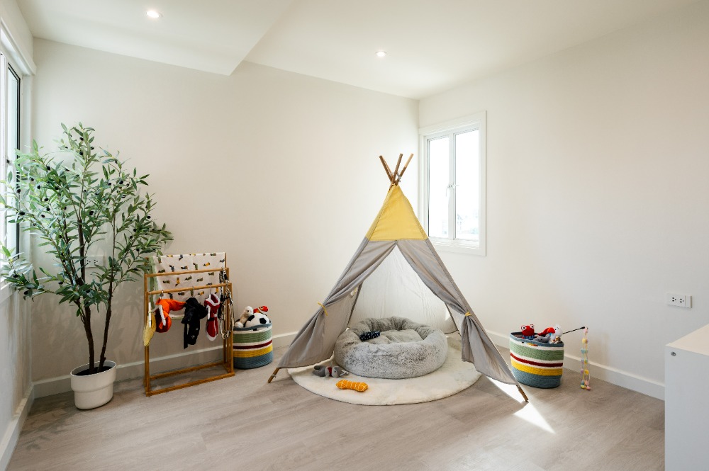 For SaleCondoSukhumvit, Asoke, Thonglor : 3 bed pet-friendly condo at Ekkamai, Fully furnished, Nice Decoration, Next to Big C and close to BTS Ekkamai station