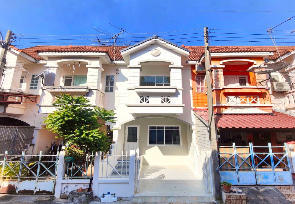ขายทาวน์โฮมปทุมธานี รังสิต ธรรมศาสตร์ : หมู่บ้านศุภาวัฒน์ ทาวน์โฮมเล่นระดับ 2.5 ชั้น ซอยวัดมะขาม ใกล้ตลาดพูนทรัพย์  ด้านหลัง วิวทุ่งนา  ลมเย็น  สบาาย