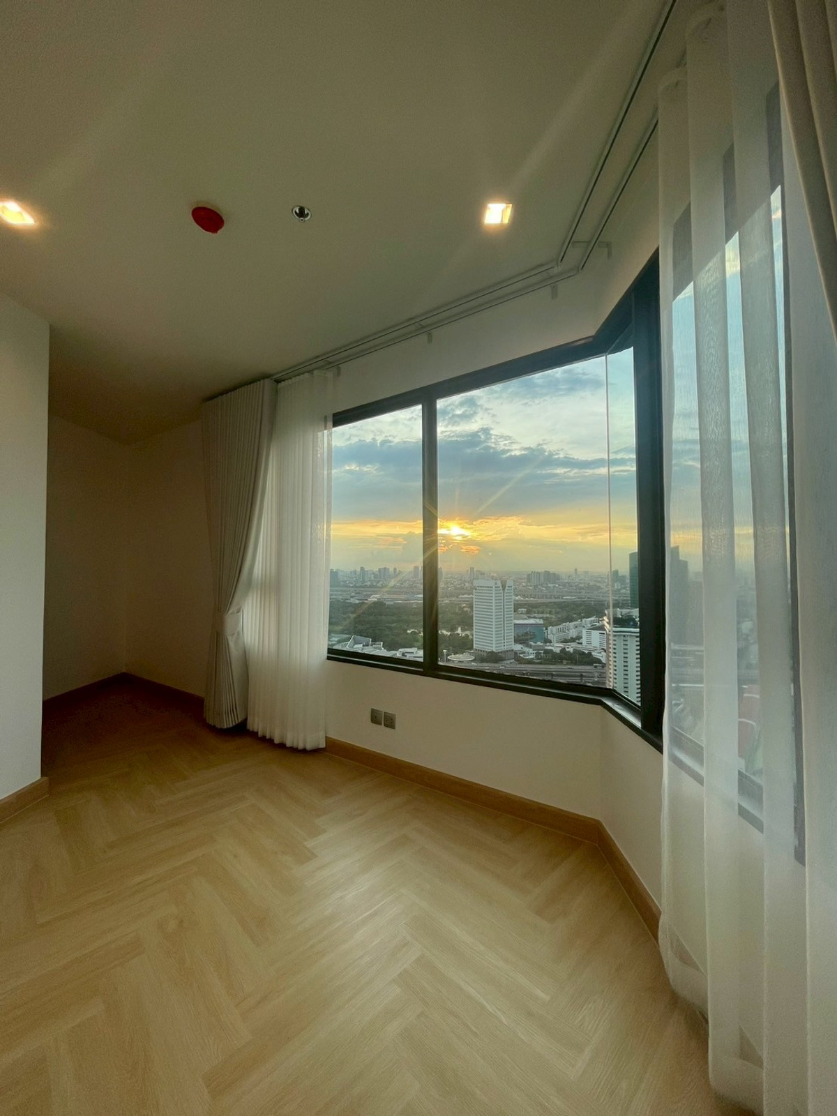 ขายคอนโดลาดพร้าว เซ็นทรัลลาดพร้าว : Life Ladprao / 1 Bedroom (FOR SALE), ไลฟ์ ลาดพร้าว / 1 ห้องนอน (ขาย) PINP060