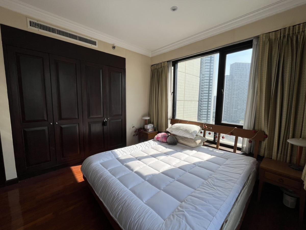 For RentCondoSathorn, Narathiwat : Urgent rent, rare room! 🔥 Baan Piya Sathorn 🔥 3bed 3bath + maids room in the heart of Sathorn, no more than 70k, no more, dont miss it!