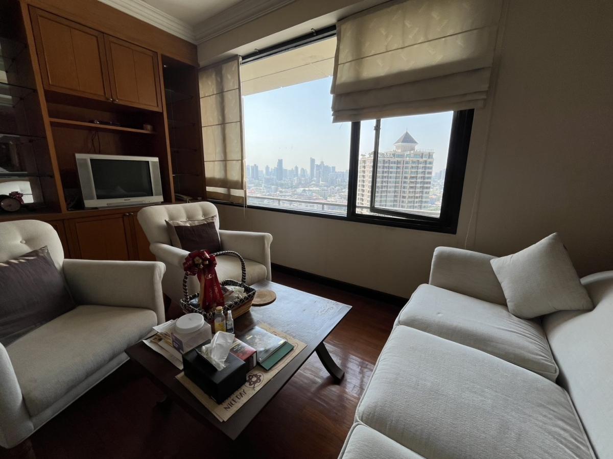 For RentCondoSathorn, Narathiwat : Urgent rent, rare room! 🔥 Baan Piya Sathorn 🔥 3bed 3bath + maids room in the heart of Sathorn, no more than 70k, no more, dont miss it!