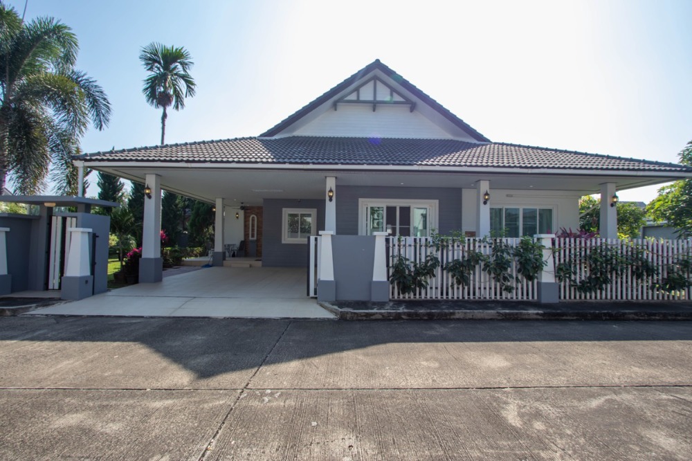 For SaleHouseChiang Mai : Delightful Three-Bedroom House for Sale in Sansaran La Bella (SSR044)