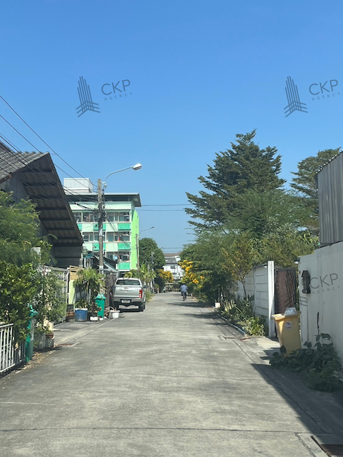 ขายที่ดินลาดกระบัง สุวรรณภูมิ : ที่ดินเปล่า ถมแล้ว ใกล้ม.รามคำแหง(บางนา) ใกล้ตลาดนัดและห้างสรรพสินค้า ใกล้ถนนหลายเส้น
