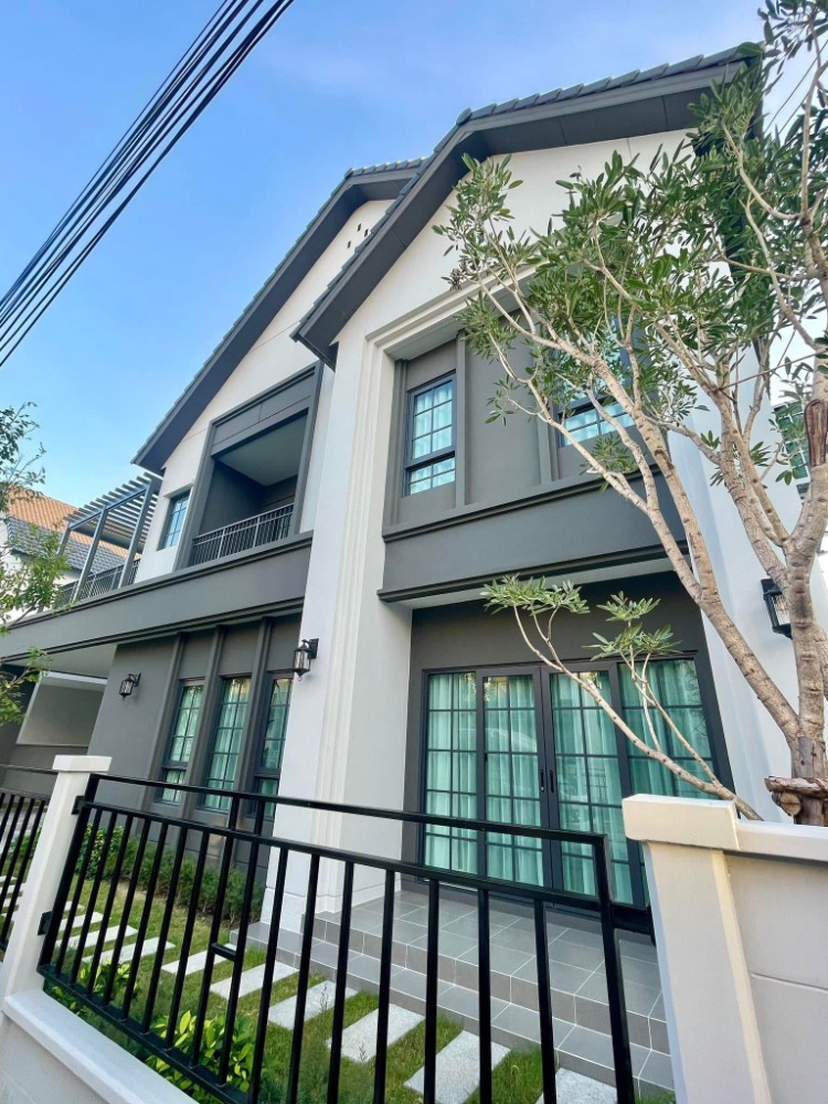 For SaleHouseBangna, Bearing, Lasalle : ♦ Newly house ♦ Single house 2 storey 80.80 sq.w., 303.00 ตร.ม. | 4 beds, 5 Baths | Near Mega Bangna 5 mins, Prince Suvarnabhumi Hospital 14 mins.