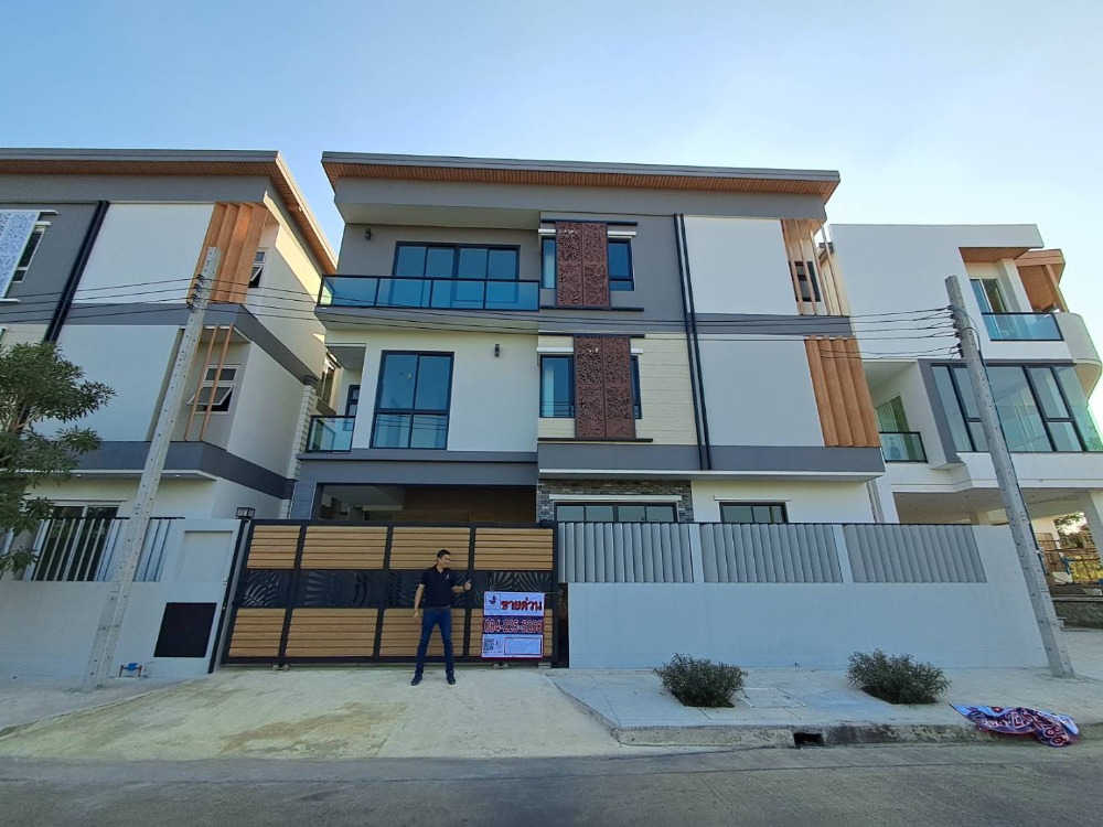 ขายบ้านพัฒนาการ ศรีนครินทร์ : ขายบ้านเดี่ยว สร้างใหม่ 3 ชั้น และ 2.5 ชั้น พัฒนาการ 65 ถนนกว้าง ไม่แออัด มีแต่บ้านเดี่ยว ร่มรื่น ทะเลสาป สนาม สระ ตลาดนัด ใกล้7 มีโปรเดือนมกรา