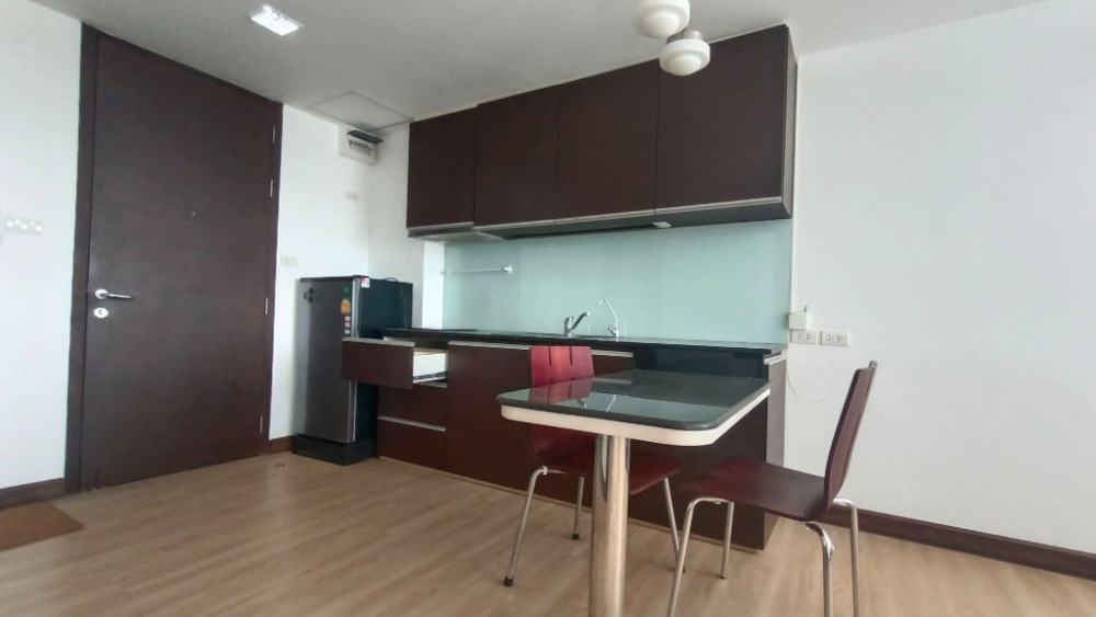 ให้เช่าคอนโดเลียบทางด่วนรามอินทรา : เจ ดับบลิว บูเลอวาร์ด ศรีวรา บิ้วอิน กั้นห้องเป็นสัดส่วน คอนโดให้เช่า J.W. Boulevard Srivara