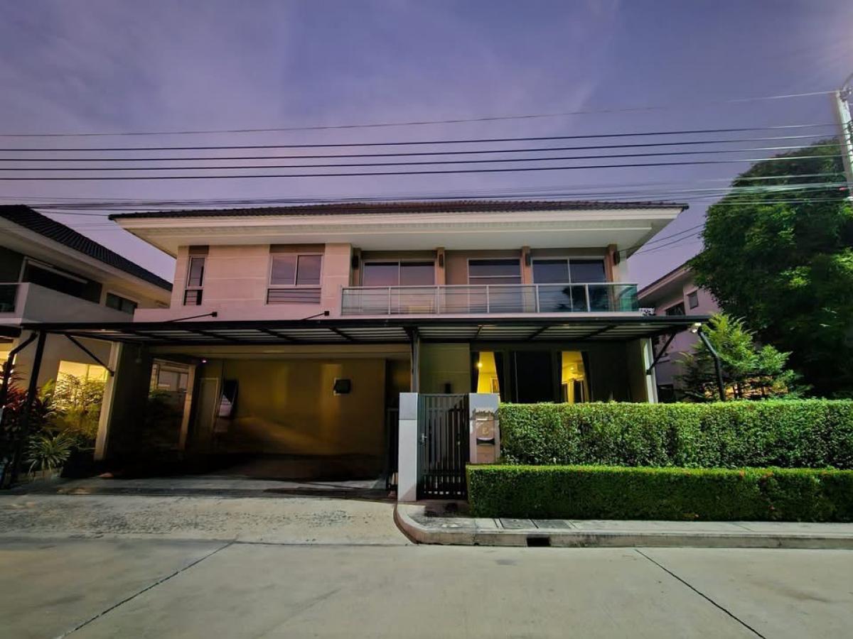 ให้เช่าบ้านพัฒนาการ ศรีนครินทร์ : 📢👇Perfect Place Rama 9-Krungthepkreetha a place that easily traveling with multiple routes: Ramkhamhaeng, Thap Chang Toll Gate, Krungthep Kreetha, Romklao, and Suvarnabhumi Airport. The project is located on the main road and has access through Mistine Al