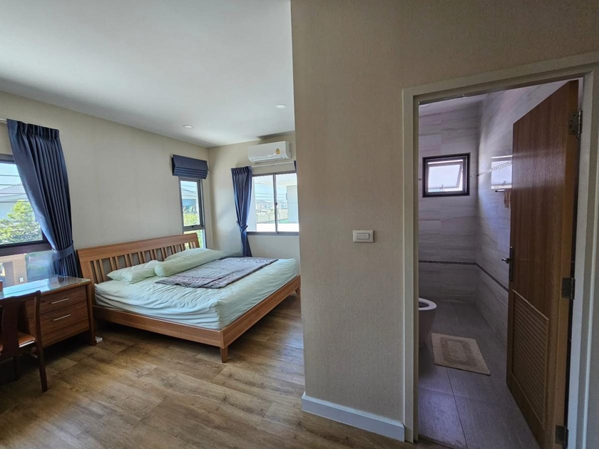 For RentHousePattanakan, Srinakarin : 📢👇Perfect Place Rama 9-Krungthepkreetha a place that easily traveling with multiple routes: Ramkhamhaeng, Thap Chang Toll Gate, Krungthep Kreetha, Romklao, and Suvarnabhumi Airport. The project is located on the main road and has access through Mistine Al