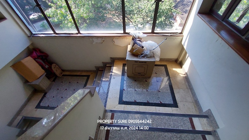 For RentOfficeYothinpattana,CDC : Office building for rent, showroom and residence, 4.5-storey stand alone building, usable area 2,000 sq m., business area near Rama 9-Lat Phrao