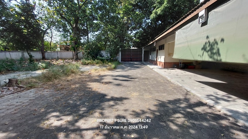 For RentOfficeYothinpattana,CDC : Office building for rent, showroom and residence, 4.5-storey stand alone building, usable area 2,000 sq m., business area near Rama 9-Lat Phrao