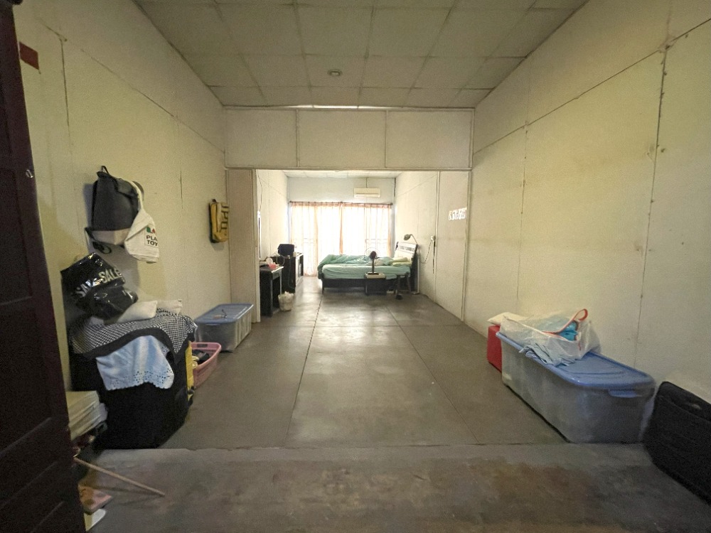 ขายอาคารพาณิชย์สยาม จุฬา สามย่าน : ขายอาคารพาณิชย์ ริมถนน สี่พระยา ใกล้ MRT สามย่าน สามย่านมิตรทาวน์ ม. จุฬา เพียง 200ม เป็นทำเลที่มีผู้อยู่อาศัยหนาแน่นและมีรถผ่านจำนวนมาก เหมาะทำการค้า AirBnB hostel ออฟฟิศ โชว์รูม ศูนย์ฝึกอบรม คาเฟ่ ค้าขาย ทำเลดี