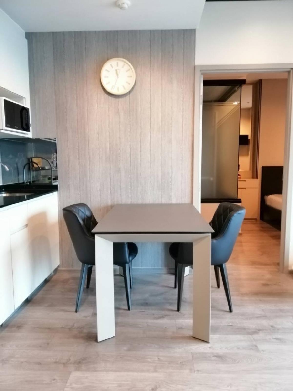 ขายคอนโดลาดพร้าว เซ็นทรัลลาดพร้าว : 📢👇 One of high demand place as this project located in the heart of BKK, perfect location that good for living or investing, easy access to major business hubs, shopping centers, restaurants, and entertainment options.