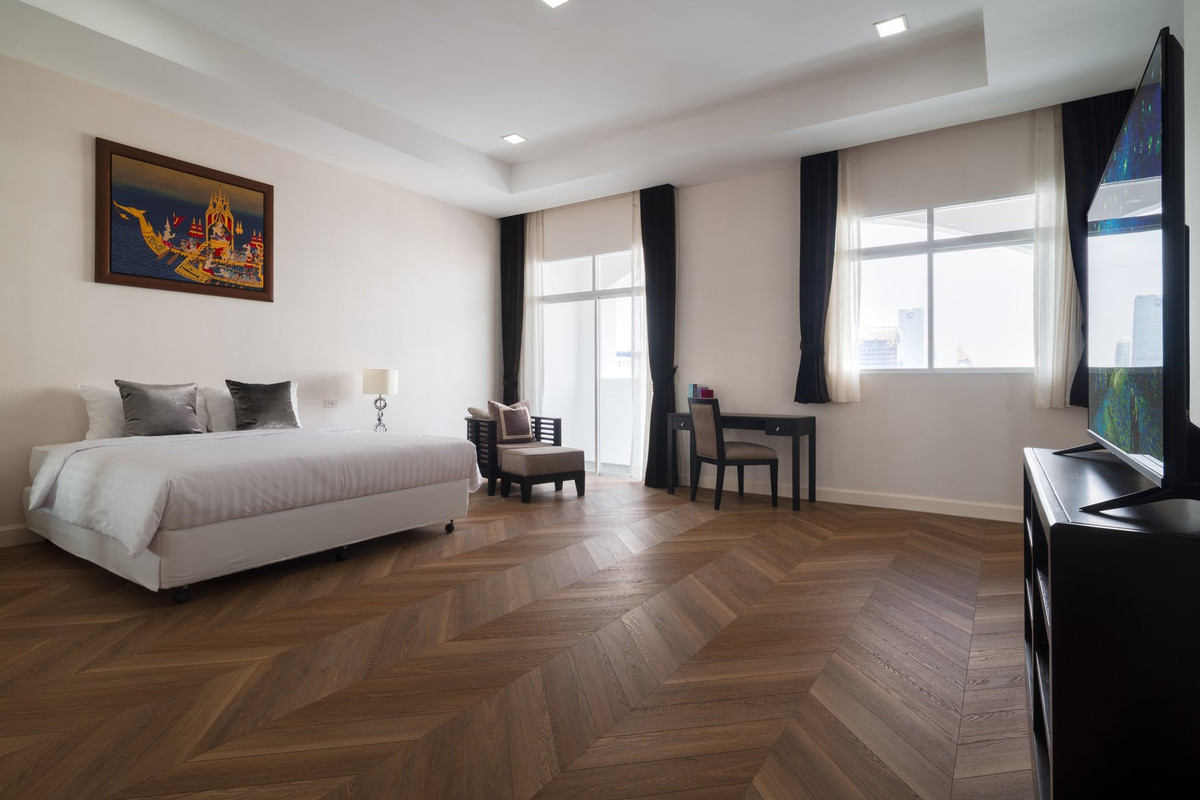 ให้เช่าคอนโดสุขุมวิท อโศก ทองหล่อ : ✨ ให้เช่าPenthouse รีโนเวทใหม่ใจกลางเมือง ขนาด 440 ตรม. เฟอร์นิเจอร์ครบ ชั้นบนสุด ใกล้BTSอโศก และMRT สุขุมวิท