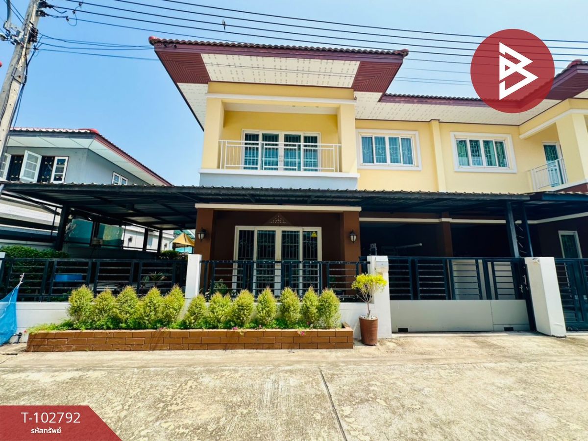 For SaleHouseNakhon Pathom : Urgent sale, semi-detached house, end unit, Kittichai Village 18, Phutthamonthon, Nakhon Pathom