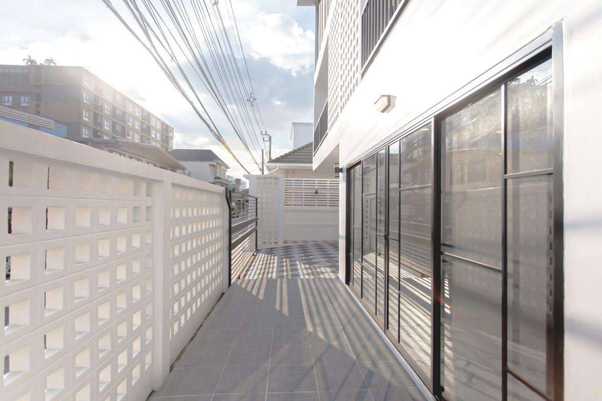 ขายบ้านรัชดา ห้วยขวาง : 📢👇 โฮมออฟฟิศ 4 ชั้น  รีโนเวทใหม่ สามารถเข้า-ออกได้หลายทาง ลาดพร้าว รัชดาประชาราษฎร์บำเพ็ญ