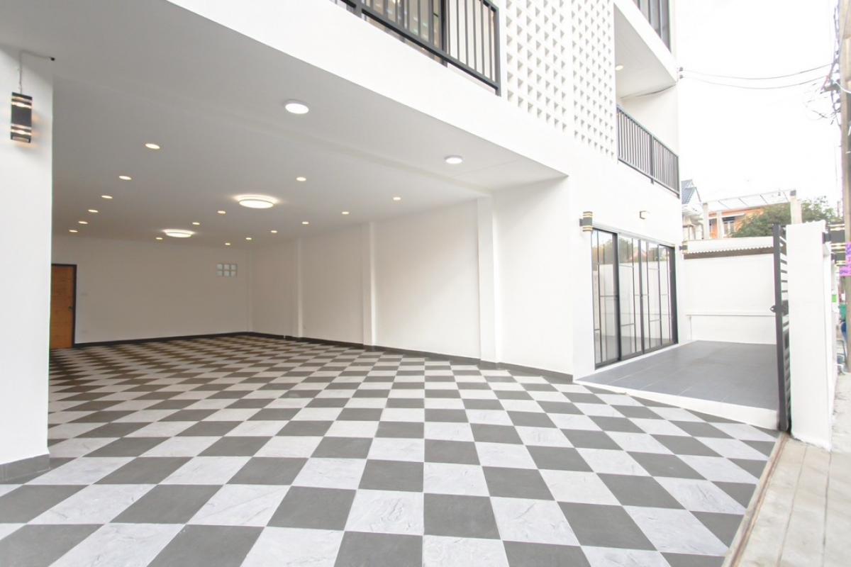 ขายบ้านรัชดา ห้วยขวาง : 📢👇 โฮมออฟฟิศ 4 ชั้น  รีโนเวทใหม่ สามารถเข้า-ออกได้หลายทาง ลาดพร้าว รัชดาประชาราษฎร์บำเพ็ญ