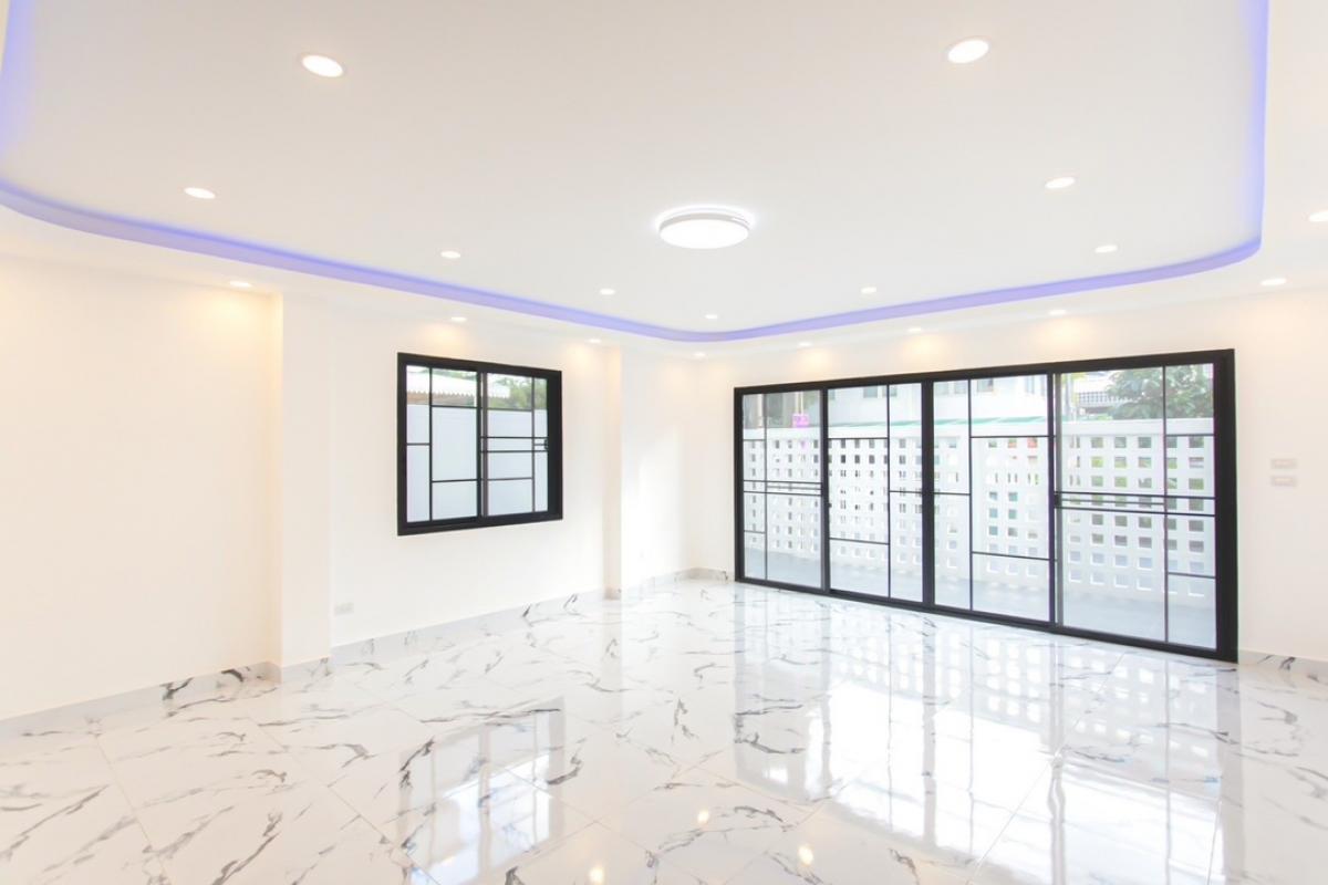 ขายบ้านรัชดา ห้วยขวาง : 📢👇 โฮมออฟฟิศ 4 ชั้น  รีโนเวทใหม่ สามารถเข้า-ออกได้หลายทาง ลาดพร้าว รัชดาประชาราษฎร์บำเพ็ญ