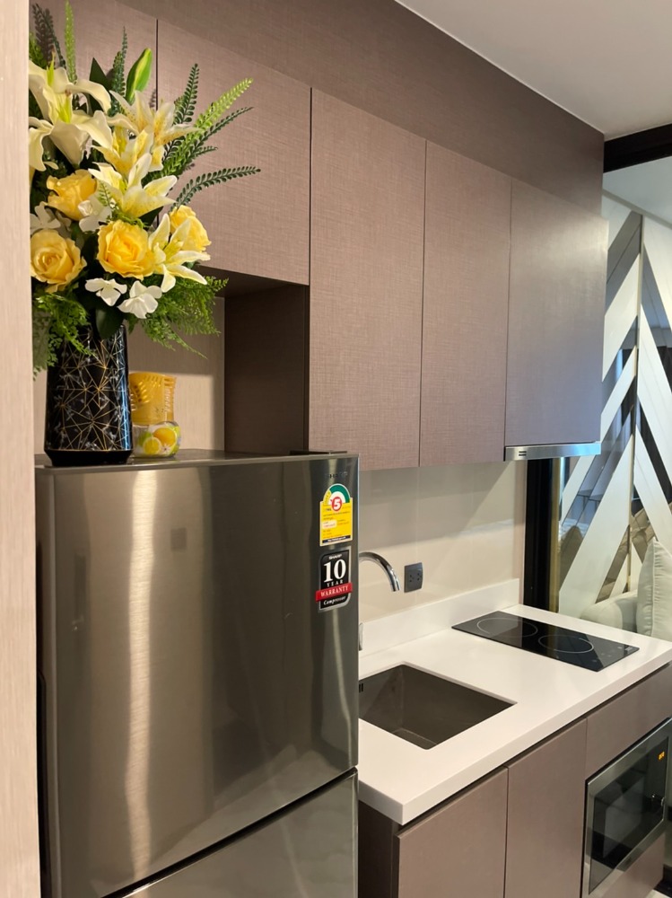 ขายคอนโดสุขุมวิท อโศก ทองหล่อ : 🟢ขายพร้อมผู้เช่า ห้องสวยระดับโรงแรม 5 ดาว!! ขายด่วน Studio 30ตร.ม ราคาดีที่สุดในตึก รวมการตกแต่ง  ㅡ ใกล้ 🚆 BTS เอกมัย