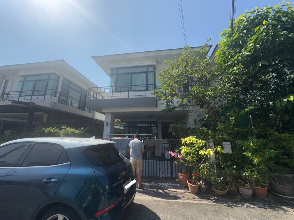 For SaleHouseChaengwatana, Muangthong : For sale: Twin house, Jiravadee Village, 4 bedrooms, 3 bathrooms, 35 sq m, private, common fee 3,000 baht per year.