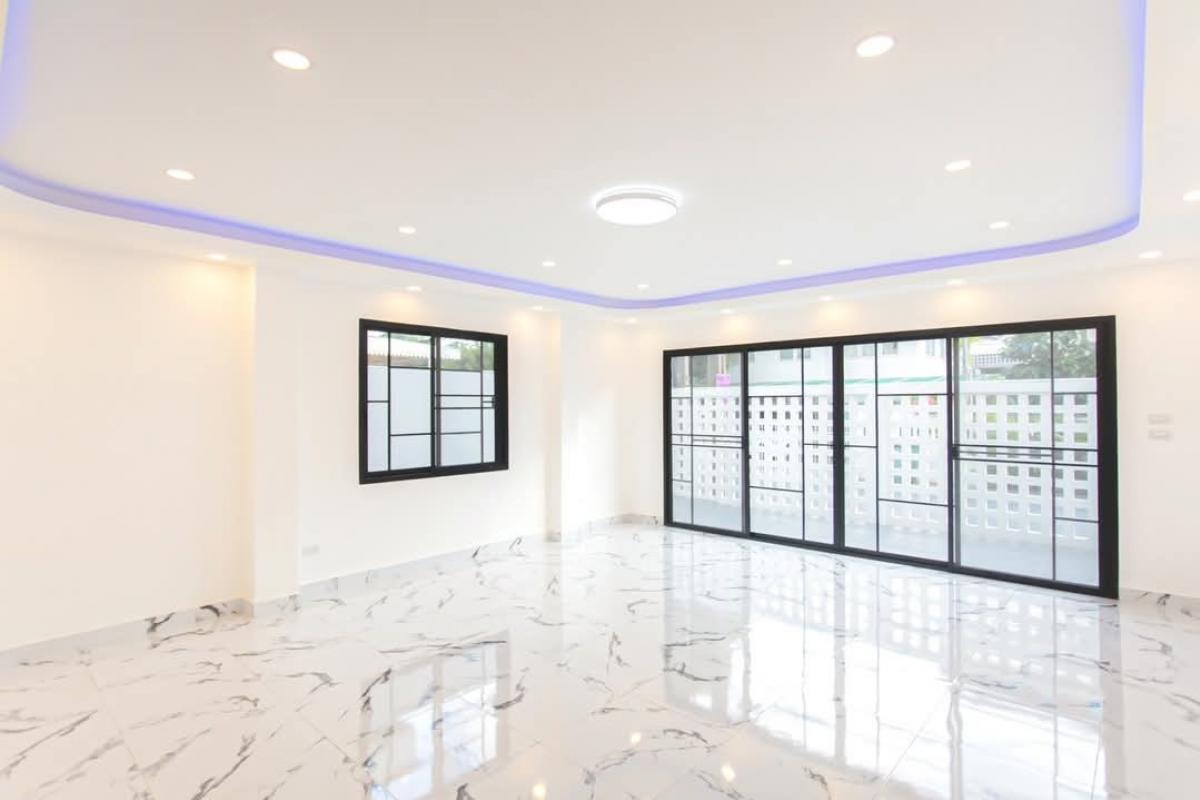 For SaleHome OfficeRatchadapisek, Huaikwang, Suttisan : 🚩For Sale : Home Office Stand alone Renovated @ Suthisarn (Home Office/Single house Soi 20 June Suthisarn)